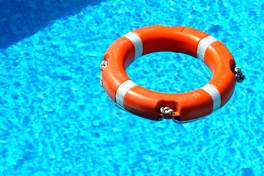 Quebec issues reminder about backyard pool safety regulations